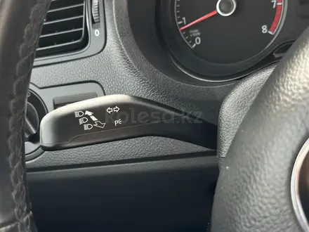 Volkswagen Polo 2017 года за 6 300 000 тг. в Атырау – фото 16