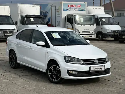 Volkswagen Polo 2017 года за 6 300 000 тг. в Атырау – фото 2