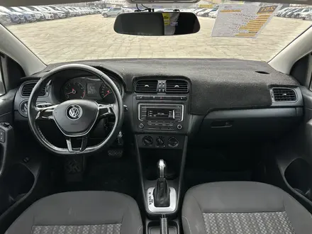Volkswagen Polo 2017 года за 6 300 000 тг. в Атырау – фото 8