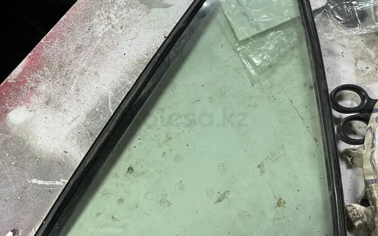 Стекло зад правый за 18 000 тг. в Усть-Каменогорск