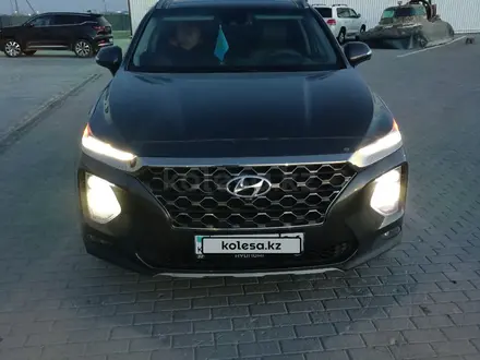 Hyundai Santa Fe 2019 года за 13 000 000 тг. в Атырау