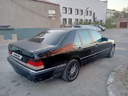 Mercedes-Benz S 320 1995 года за 1 800 000 тг. в Атырау – фото 2