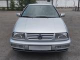 Volkswagen Vento 1995 года за 2 300 000 тг. в Караганда