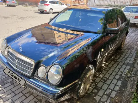 Mercedes-Benz E 280 1996 года за 3 700 000 тг. в Семей