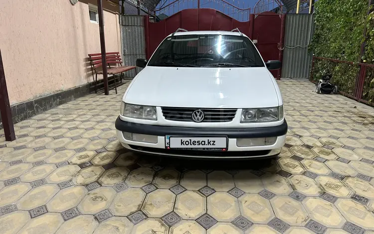 Volkswagen Passat 1994 годаүшін2 200 000 тг. в Кызылорда