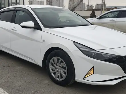 Hyundai Elantra 2022 года за 8 990 000 тг. в Актау – фото 2