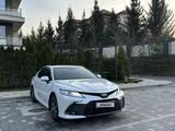 Toyota Camry 2021 года за 15 900 000 тг. в Алматы