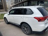 Mitsubishi Outlander 2015 годаүшін8 500 000 тг. в Астана – фото 2