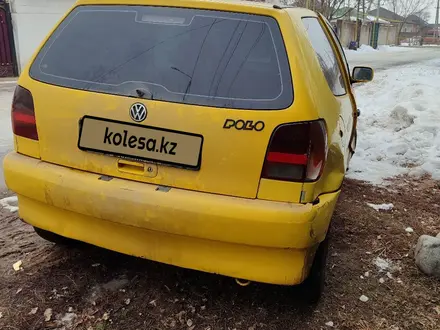 Volkswagen Polo 2000 года за 320 000 тг. в Каскелен – фото 3