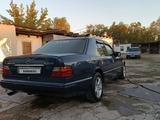 Mercedes-Benz E 220 1993 года за 1 400 000 тг. в Тараз – фото 5
