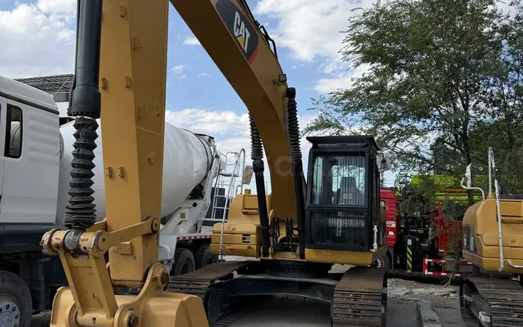 Caterpillar  323D 2023 годаүшін37 000 000 тг. в Алматы