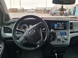 Toyota Sienna 2015 года за 12 000 000 тг. в Атырау – фото 2