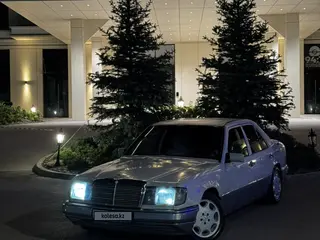 Mercedes-Benz E 230