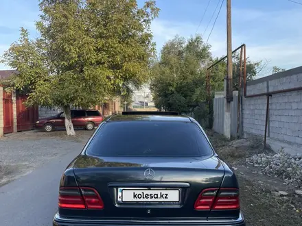 Mercedes-Benz E 320 1998 года за 3 700 000 тг. в Шымкент – фото 3