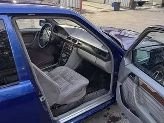 Mercedes-Benz E-Class, 1991