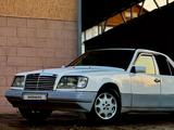 Mercedes-Benz E 220 1993 годаfor2 100 000 тг. в Алматы