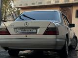 Mercedes-Benz E 220 1993 годаfor2 100 000 тг. в Алматы – фото 4
