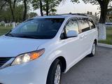 Toyota Sienna 2010 года за 11 800 000 тг. в Шу