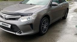 Toyota Camry 2015 года за 8 000 000 тг. в Уральск – фото 2