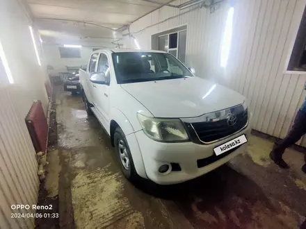 Toyota Hilux 2014 года за 10 500 000 тг. в Актобе – фото 3