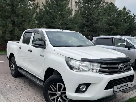 Toyota Hilux 2017 года за 14 799 000 тг. в Алматы – фото 3