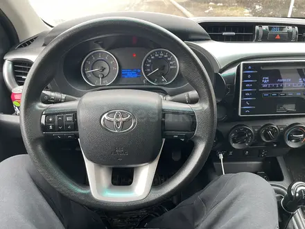 Toyota Hilux 2017 года за 14 799 000 тг. в Алматы – фото 2