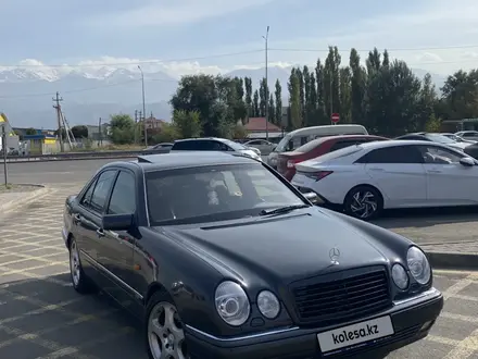 Mercedes-Benz E 320 1996 года за 3 700 000 тг. в Алматы – фото 2