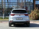 Kia Sportage 2020 года за 12 990 000 тг. в Актобе – фото 2