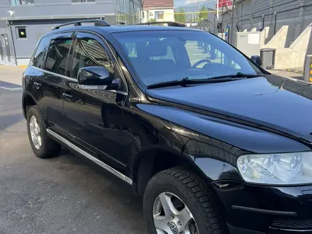 Volkswagen Touareg 2004 года за 5 600 000 тг. в Алматы – фото 3