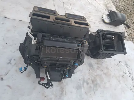 Печка корпус в сборе на Audi A6 C6 за 50 000 тг. в Шымкент – фото 3