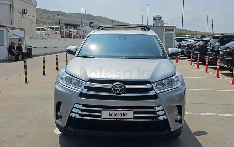 Toyota Highlander 2017 года за 10 000 000 тг. в Алматы