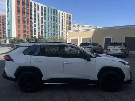 Toyota RAV4 2021 года за 11 200 000 тг. в Актау – фото 4