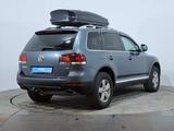 Volkswagen Touareg 2007 года за 7 090 000 тг. в Астана – фото 5