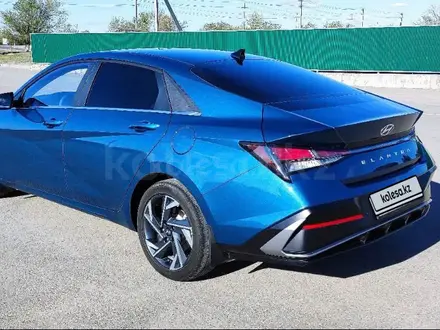 Hyundai Elantra 2023 года за 8 400 000 тг. в Актобе – фото 2
