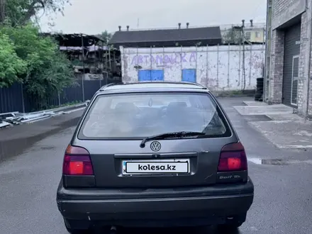 Volkswagen Golf 1995 года за 1 500 000 тг. в Астана – фото 3