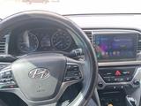 Hyundai Elantra 2017 годаүшін4 200 000 тг. в Жанаозен