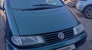 Volkswagen Sharan 1998 года за 1 500 000 тг. в Петропавловск