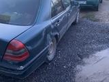Mercedes-Benz C 180 1996 года за 650 000 тг. в Актобе – фото 4