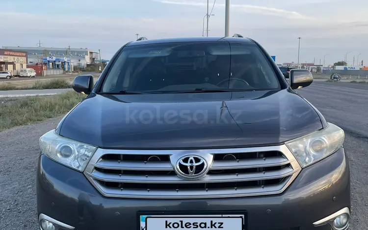 Toyota Highlander 2013 года за 13 000 000 тг. в Атырау