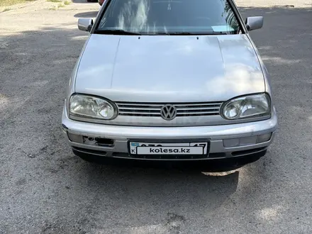 Volkswagen Golf 1997 года за 1 700 000 тг. в Шымкент