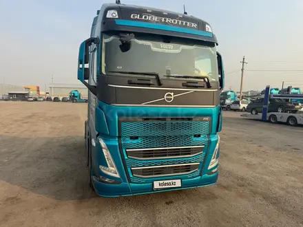 Volvo  FH 2022 года за 50 000 000 тг. в Алматы