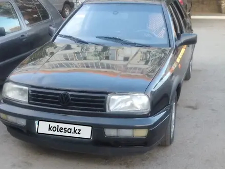 Volkswagen Vento 1994 года за 1 100 000 тг. в Астана