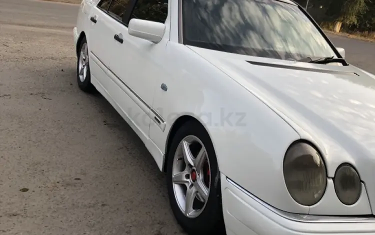 Mercedes-Benz E 230 1995 года за 1 700 000 тг. в Алматы