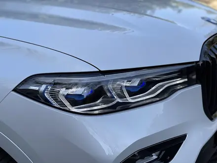 BMW X7 2021 года за 79 800 000 тг. в Алматы – фото 36