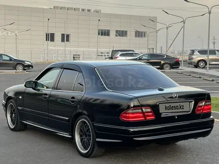 Mercedes-Benz E 230 1997 года за 2 900 000 тг. в Алматы – фото 5