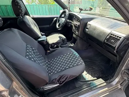 Volkswagen Passat 1994 года за 1 200 000 тг. в Караганда – фото 11