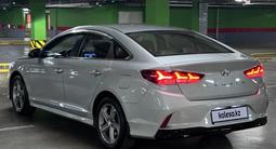 Hyundai Sonata 2021 года за 9 750 000 тг. в Алматы – фото 2