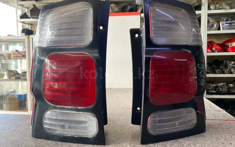 Задние фонари в крыло Mitsubishi Montero 2001г.в Оригинал б.у из Японии за 25 000 тг. в Караганда