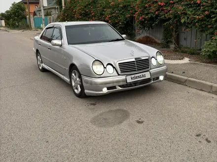 Mercedes-Benz E 320 1995 года за 3 200 000 тг. в Алматы