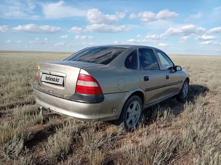 Opel Vectra 1996 года за 650 000 тг. в Актобе – фото 2